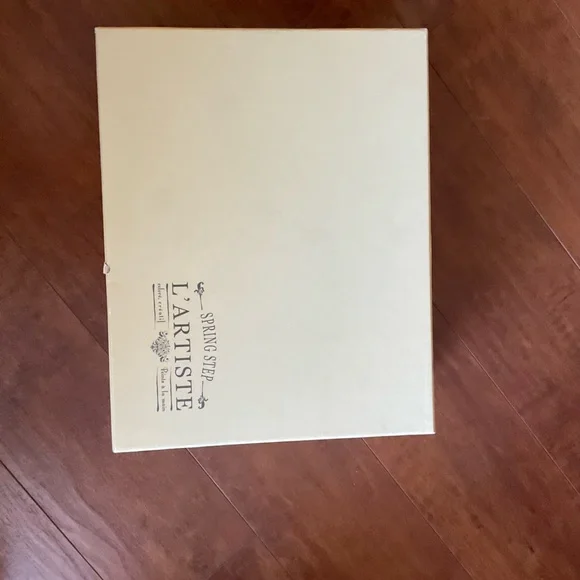 L'ATISTE Black Ankle Boots with Gold Buckle and Textured Leather - Picture 6 of 6